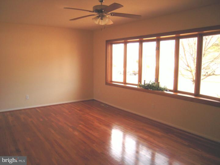 404 Elderfield Road Newark, DE 19713 - Photo 3 of 11 Gallery Image 3