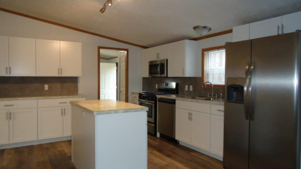 2352 Debaker Road Muskegon, MI 49442 - Photo 9 of 23 2352 DeBaker (8)