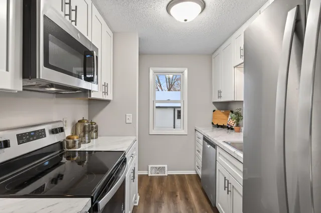 $299,900 | 100 Park Avenue, Big Lake, MN 55309