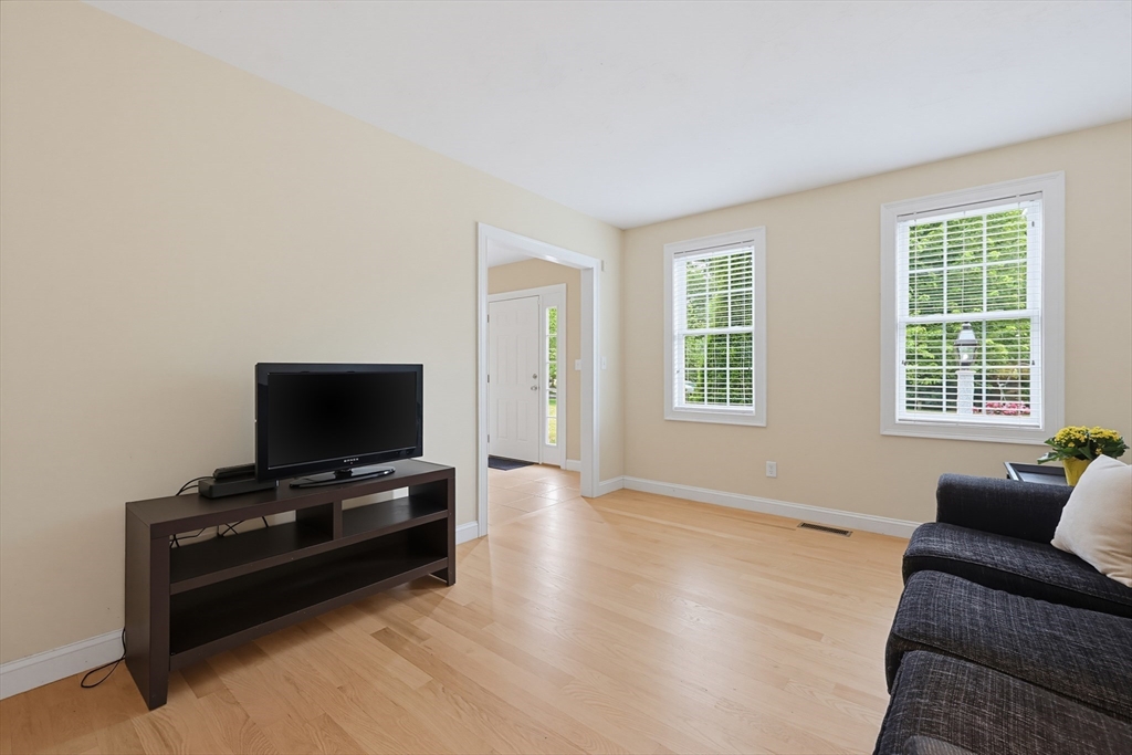 25 Sullivan Way Foxboro, MA 02035 - Photo 16 of 41