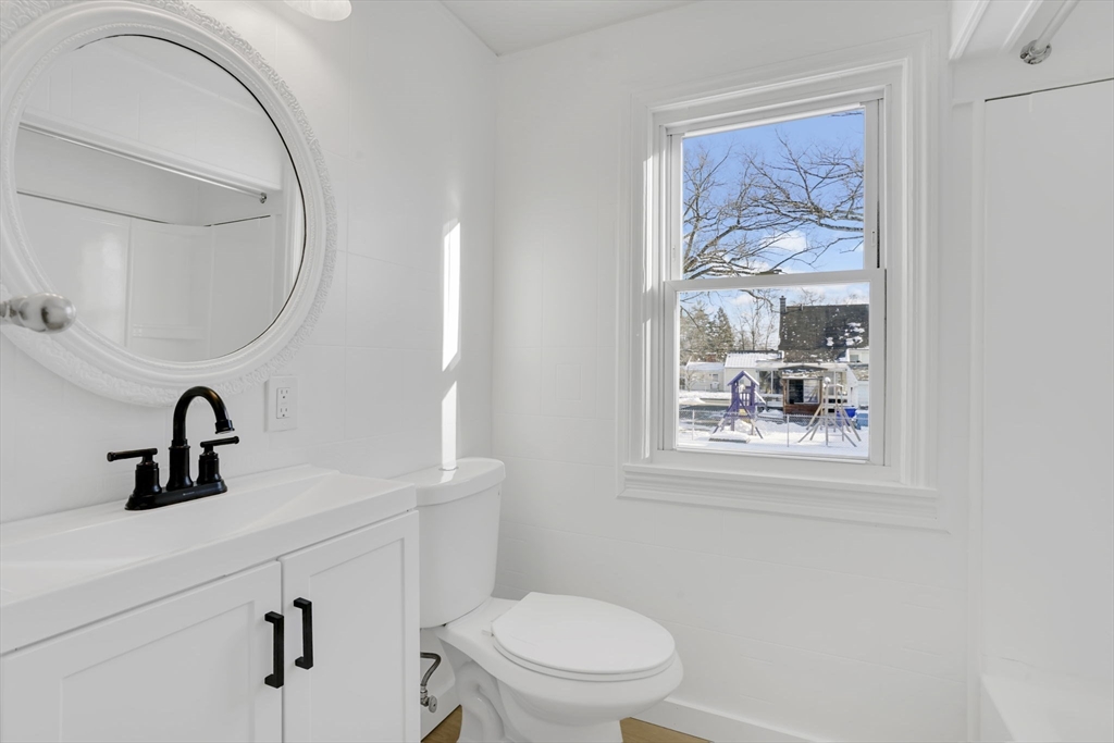 47 Victoria Street Springfield, MA 01104 - Photo 16 of 25