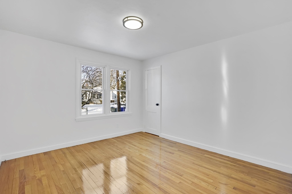 47 Victoria Street Springfield, MA 01104 - Photo 18 of 25