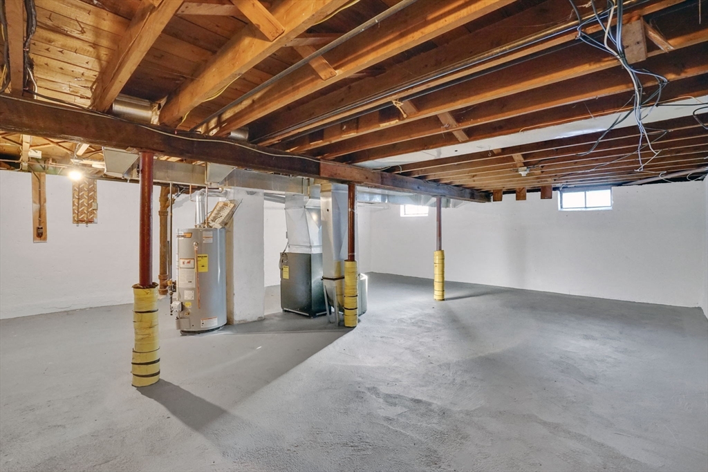 47 Victoria Street Springfield, MA 01104 - Photo 20 of 25