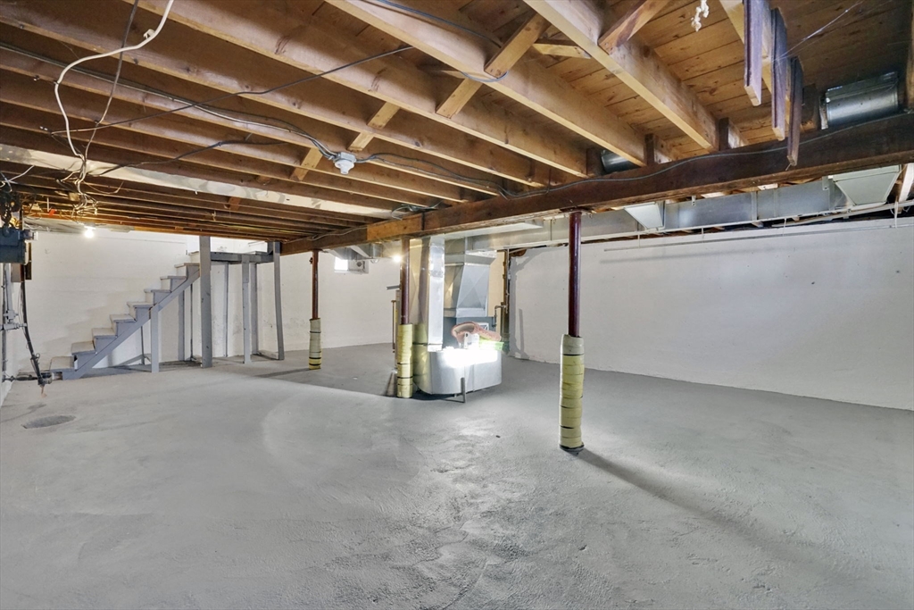 47 Victoria Street Springfield, MA 01104 - Photo 21 of 25