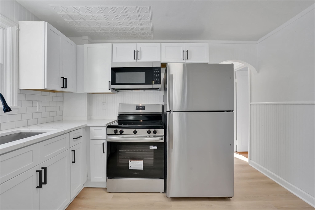 47 Victoria Street Springfield, MA 01104 - Photo 8 of 25