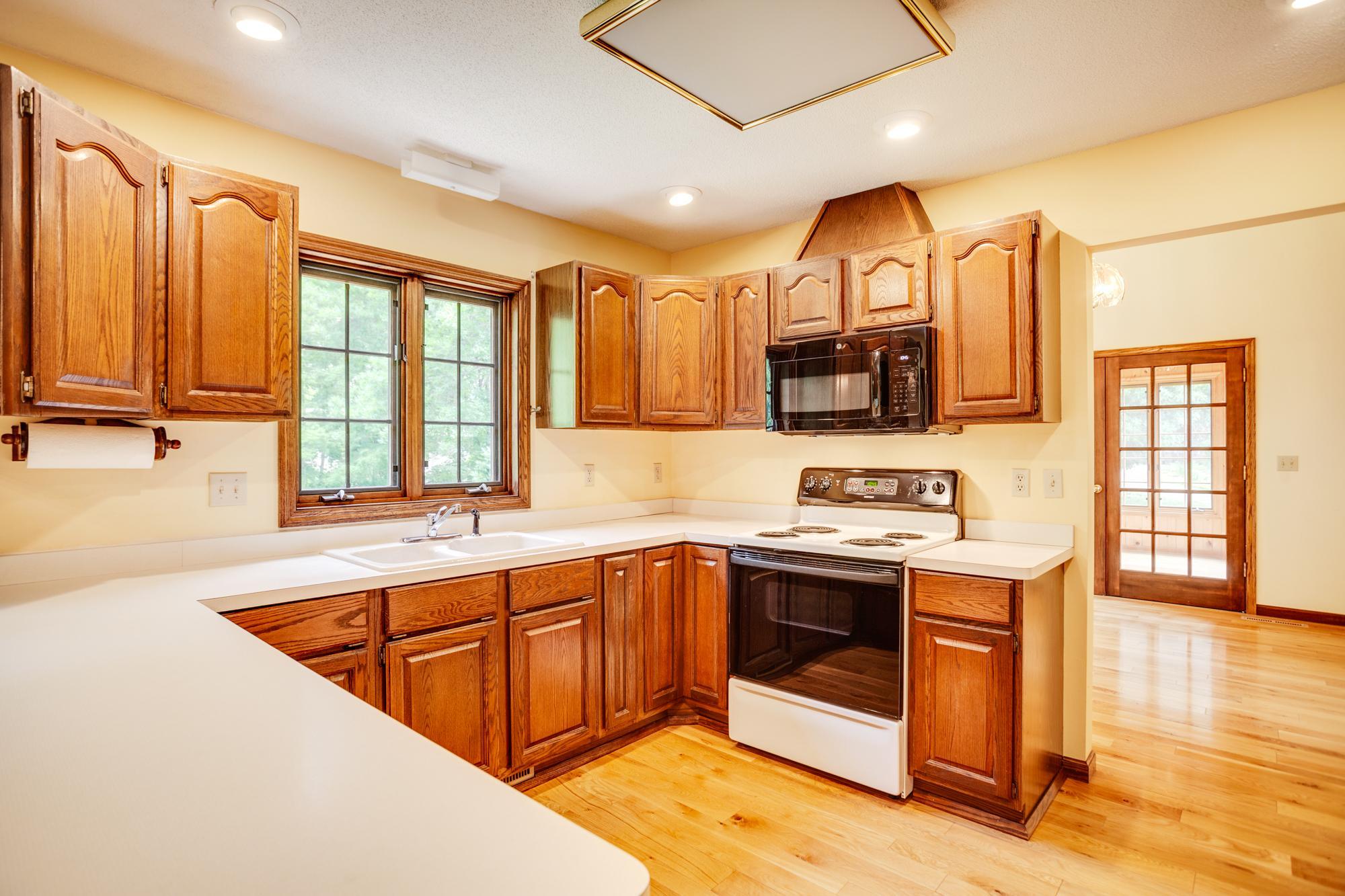 16760 North Manor Road Eden Prairie, MN 55346 - Photo 6 of 41