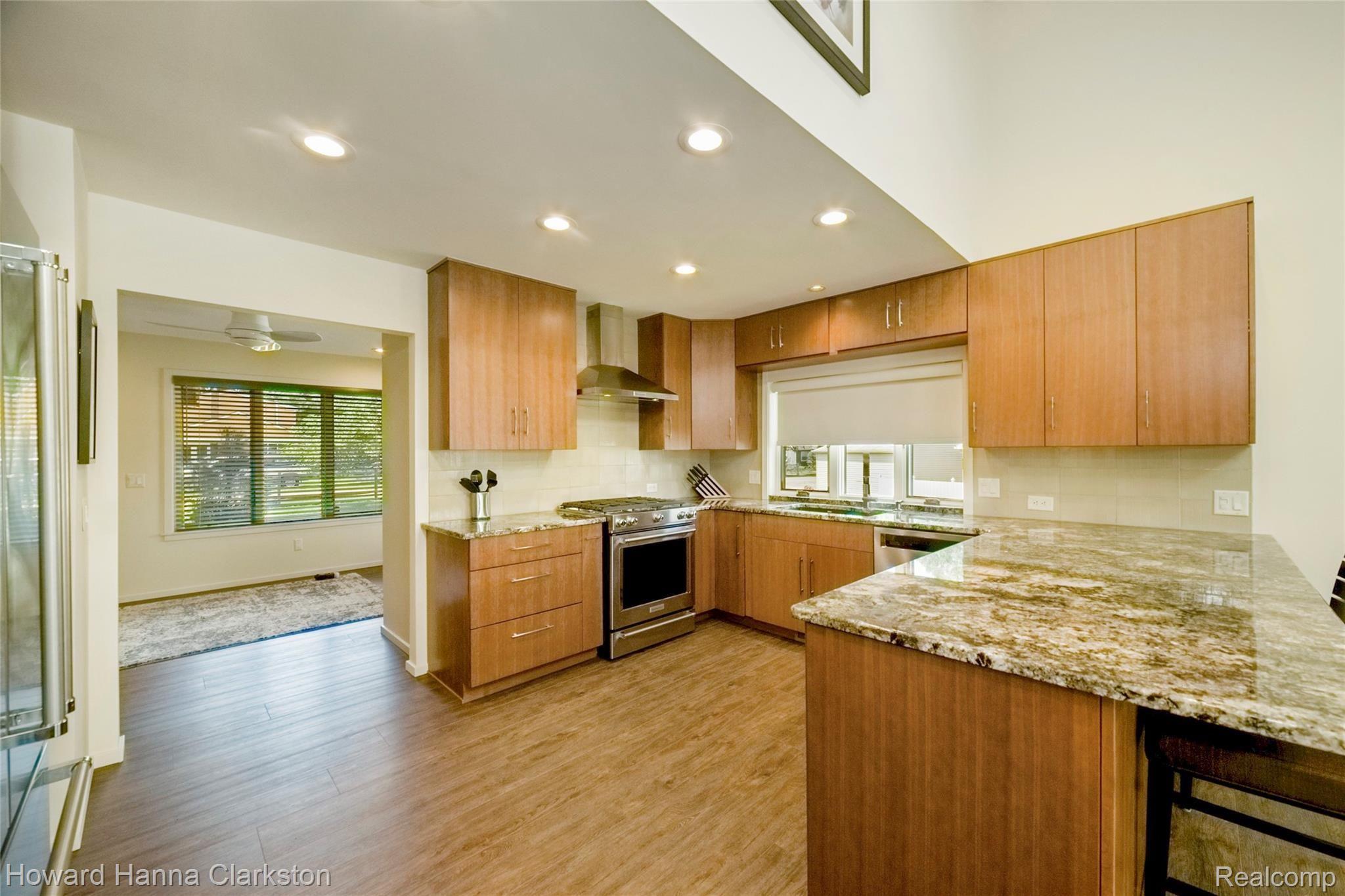 10058 King Road Davisburg, MI 48350 - Photo 6 of 54 015-photo-kitchen-8471311.jpg