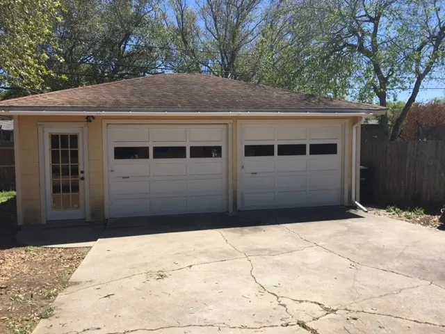 $1,695 | 925 Wilshire Place, Corpus Christi, TX 78411