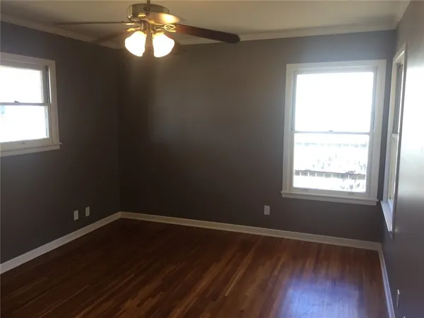 $1,695 | 925 Wilshire Place, Corpus Christi, TX 78411