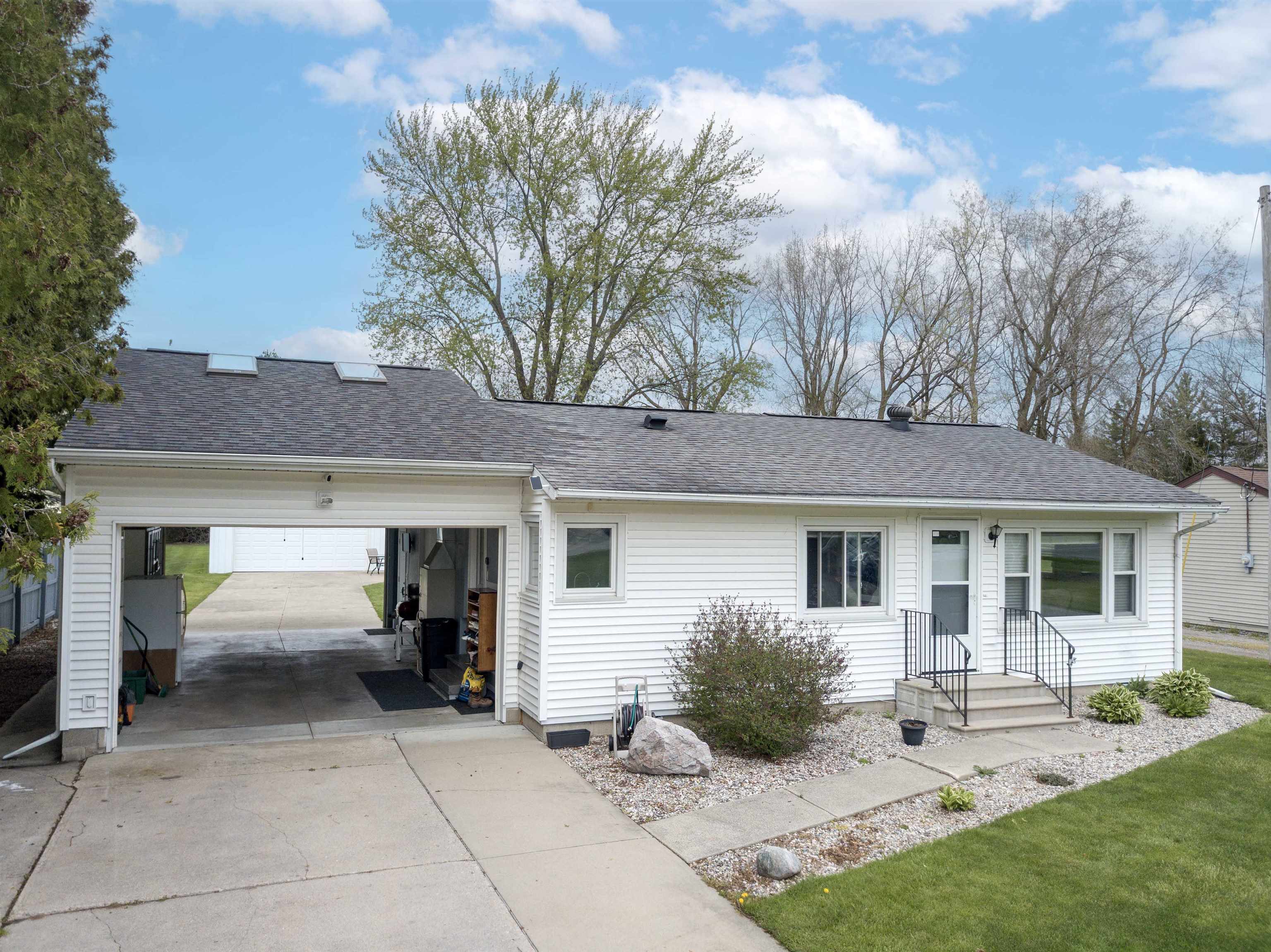 4145 Wheeler Road Bay City, MI 48706 - Photo 7 of 58