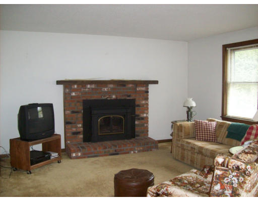 163 Bridle Path Road Chicopee, MA 01013 - Photo 6 of 10 Gallery Image 6