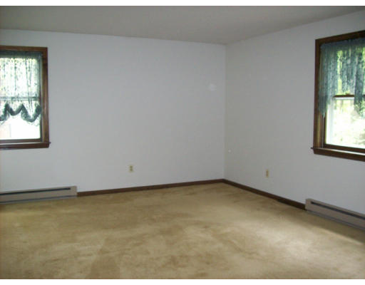 163 Bridle Path Road Chicopee, MA 01013 - Photo 9 of 10 Gallery Image 9