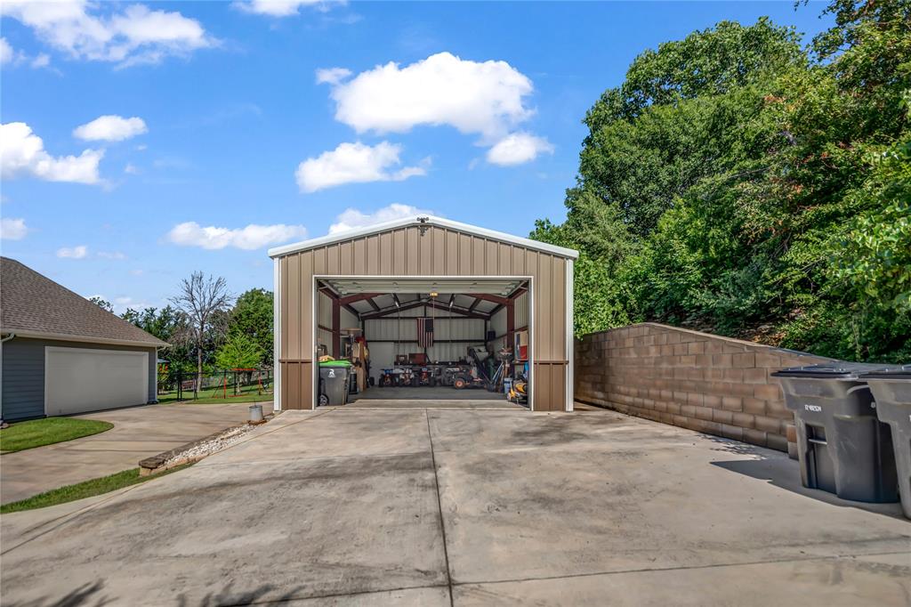177 Horizon Circle Azle, TX 76020 - Photo 10 of 40
