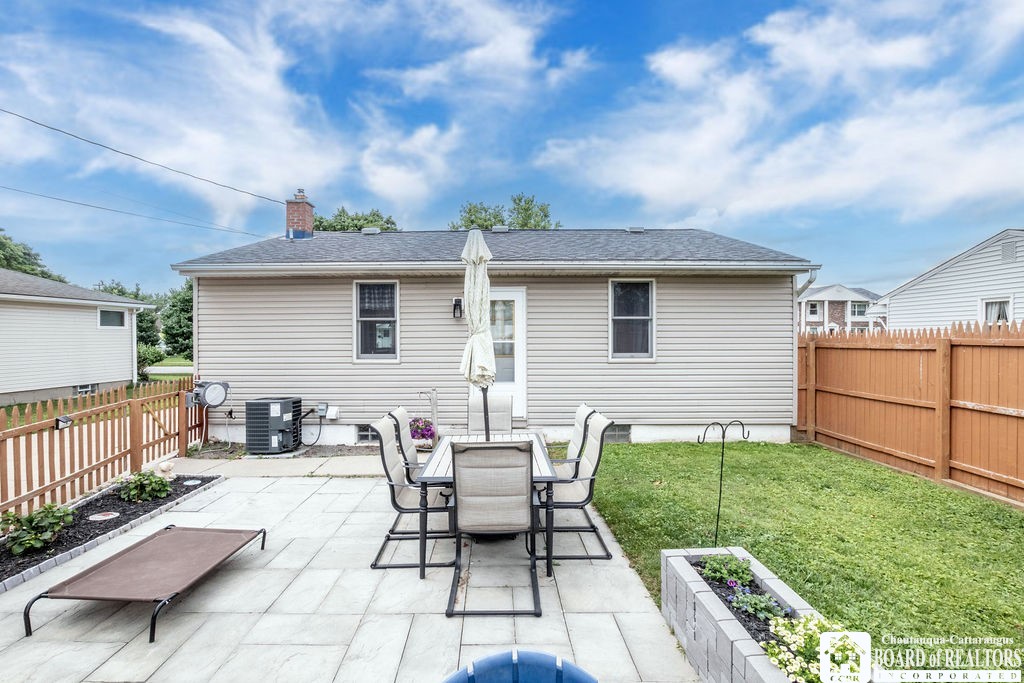 34 Yorktown Road Cheektowaga, NY 14225 - Photo 6 of 32