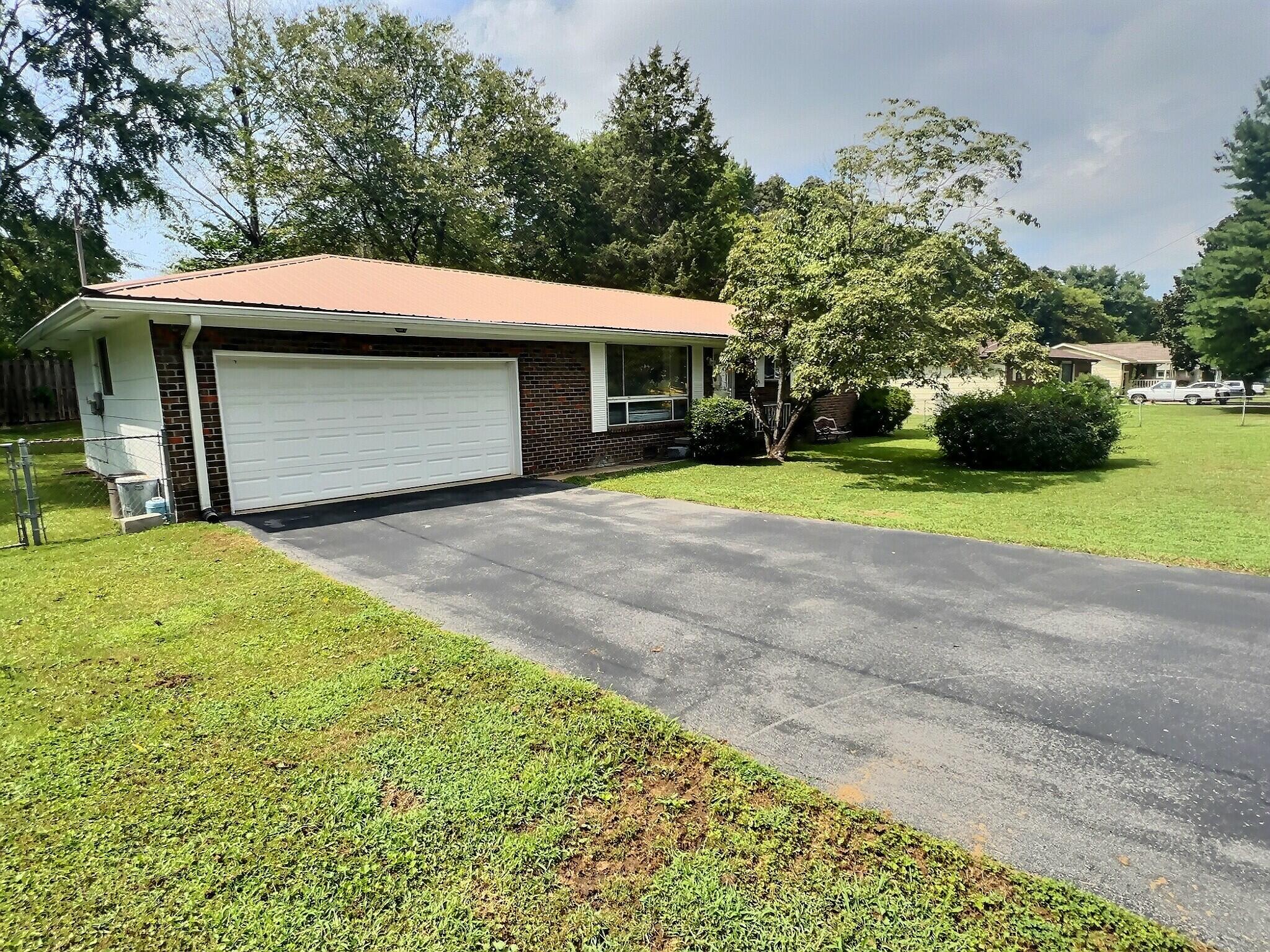 15 Reece Street Rossville, GA 30741 - Photo 2 of 18 Welcome Home to Reece Street