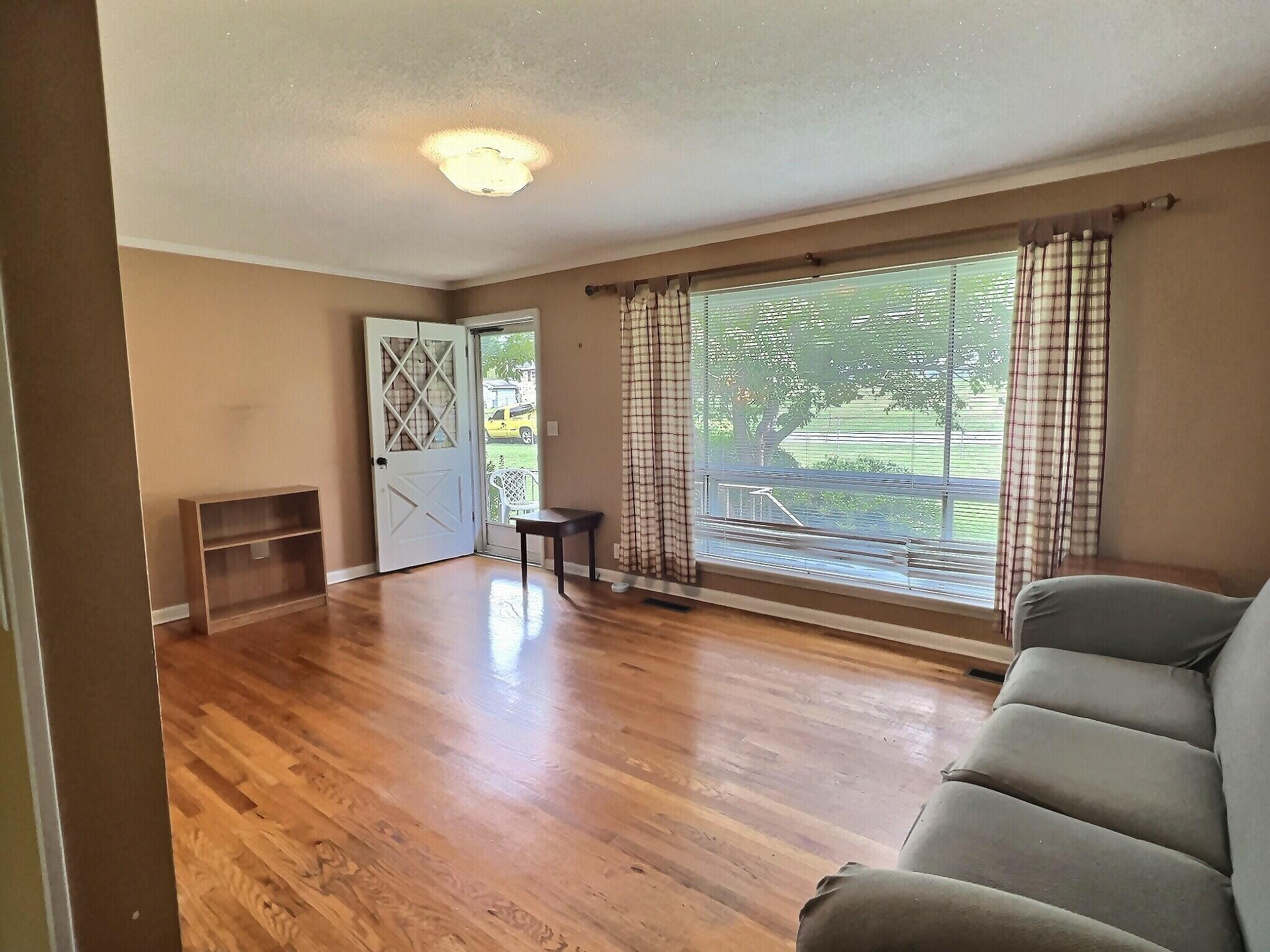 15 Reece Street Rossville, GA 30741 - Photo 4 of 18 Large Bay Window