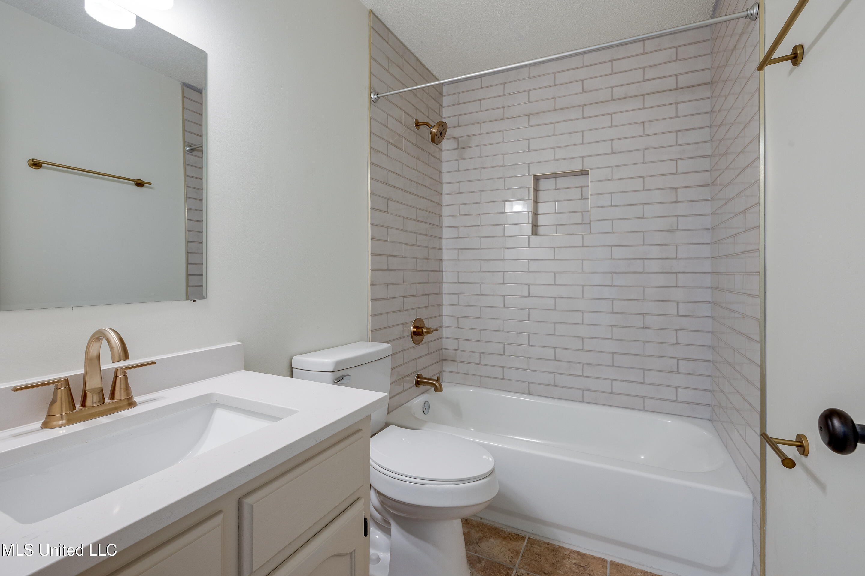 6893 Amanda Drive North Olive Branch, MS 38654 - Photo 14 of 17 6893 Amanda Dr-26