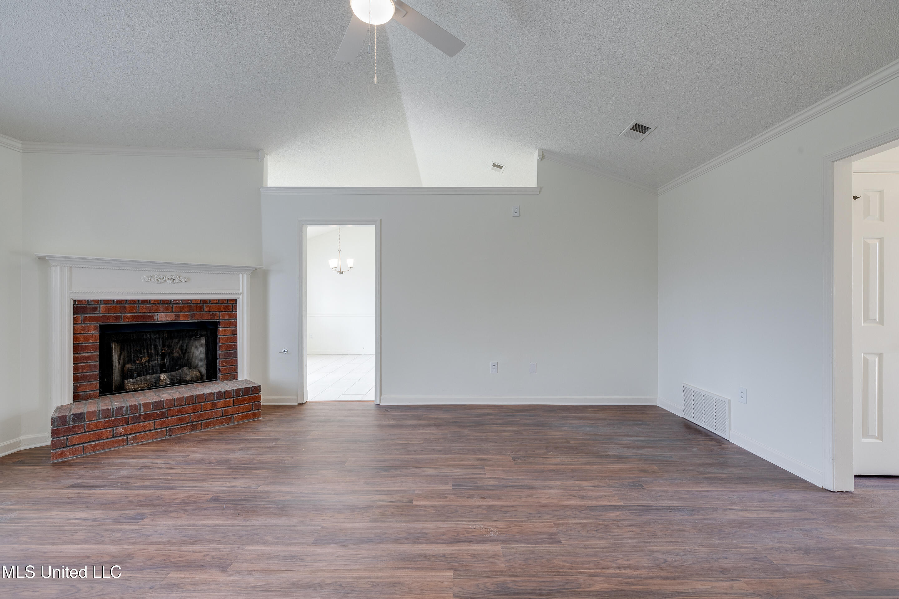 6893 Amanda Drive North Olive Branch, MS 38654 - Photo 6 of 17 6893 Amanda Dr-8