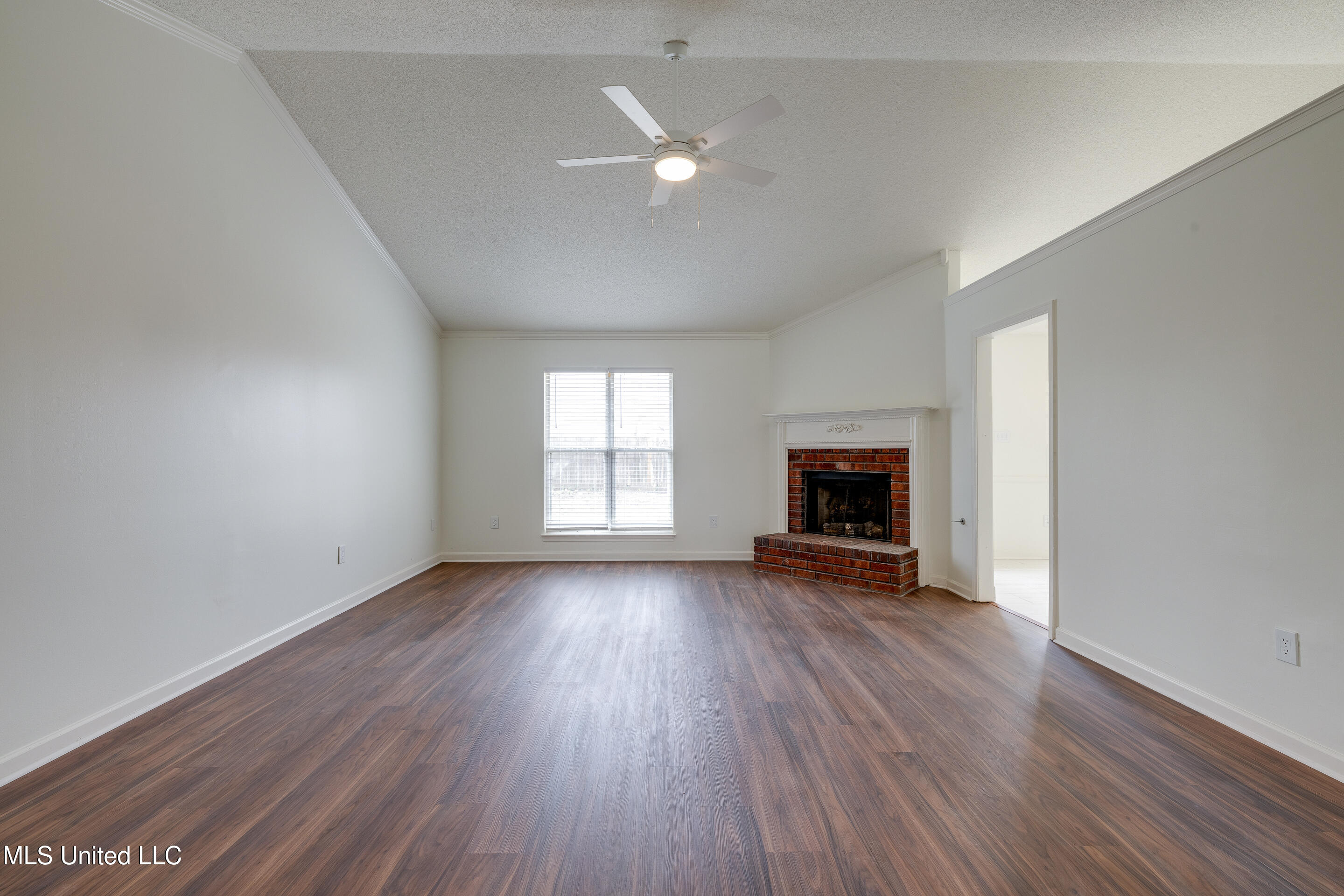 6893 Amanda Drive North Olive Branch, MS 38654 - Photo 7 of 17 6893 Amanda Dr-5