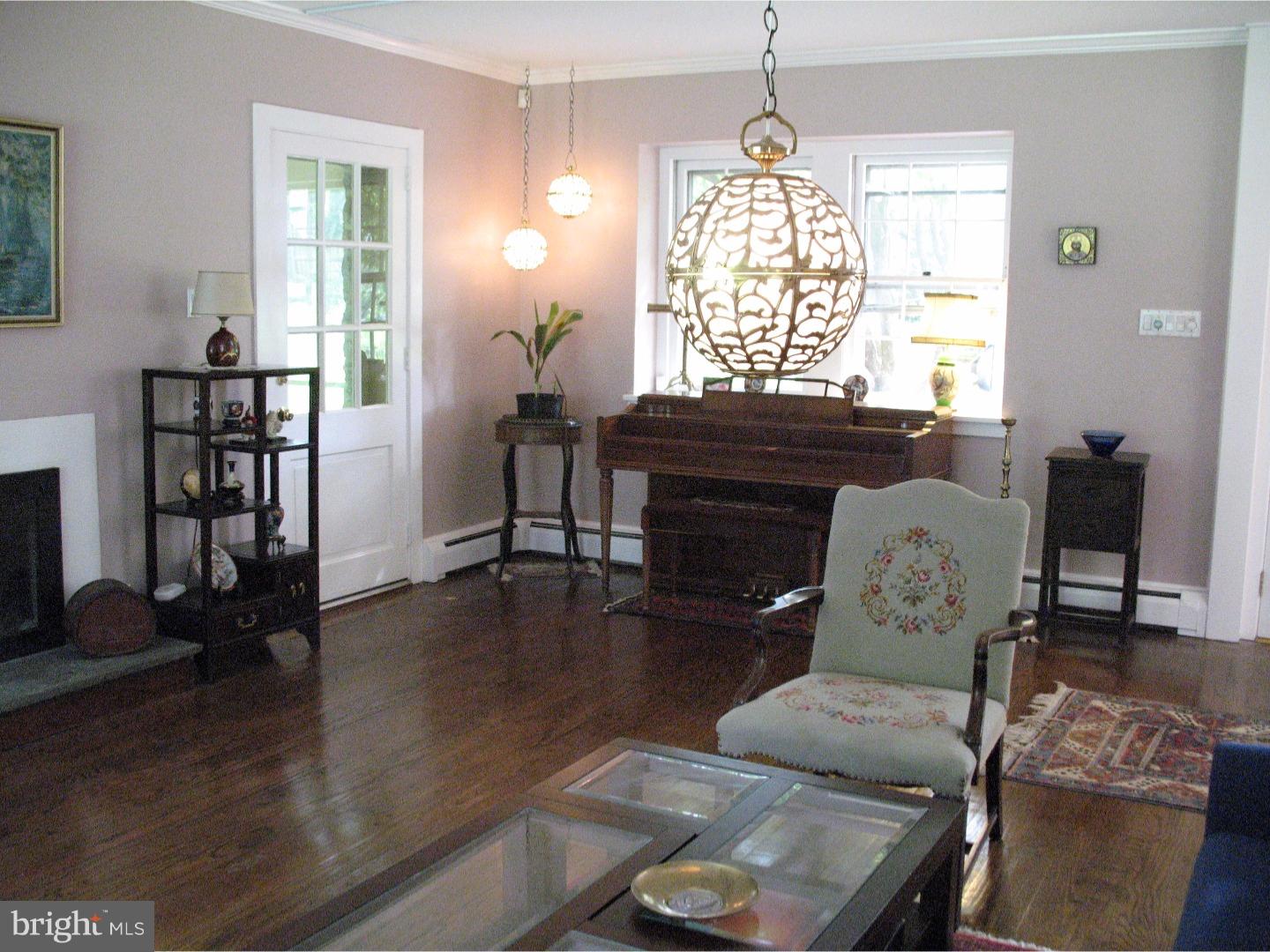 1251 Gilbert Road Jenkintown, PA 19046 - Photo 14 of 25 Living Room