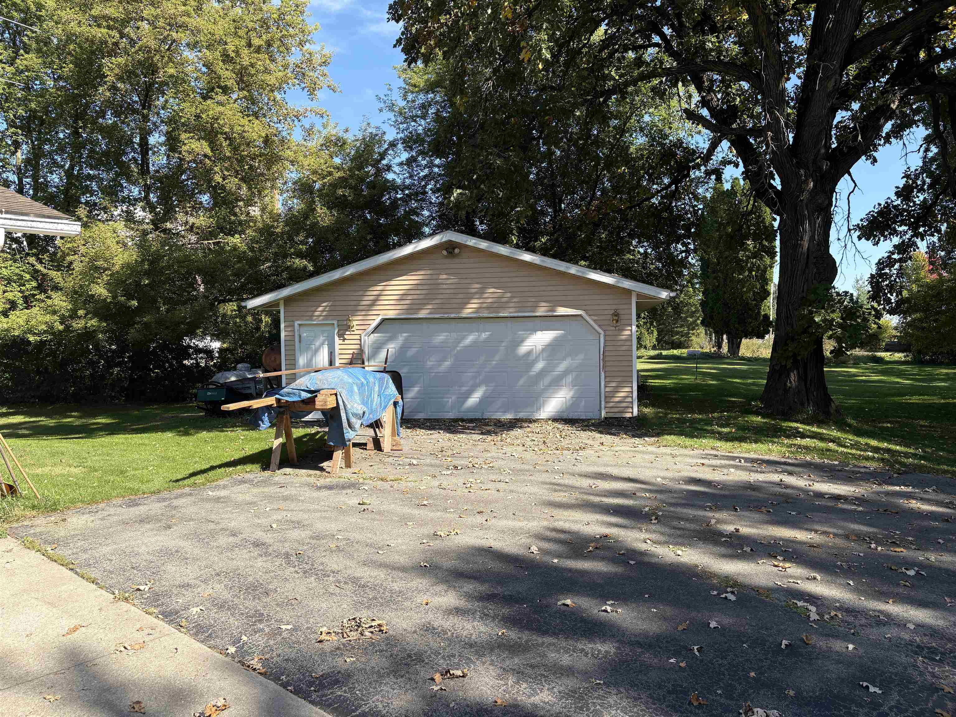 3956 County Rd G Oshkosh, WI 54904 - Photo 3 of 32 Gallery Image 3