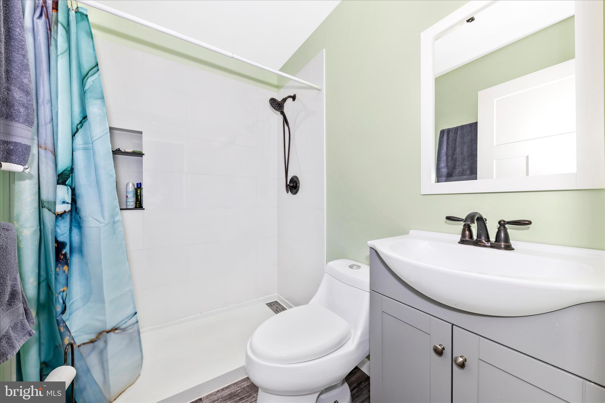 210 Oak Street Mount Airy, MD 21771 - Photo 21 of 59 Primary Bathroom