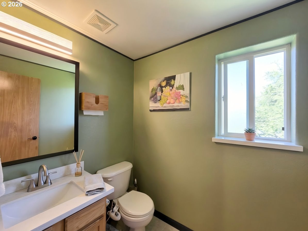 5115 Southeast 140th Place Portland, OR 97236 - Photo 10 of 23