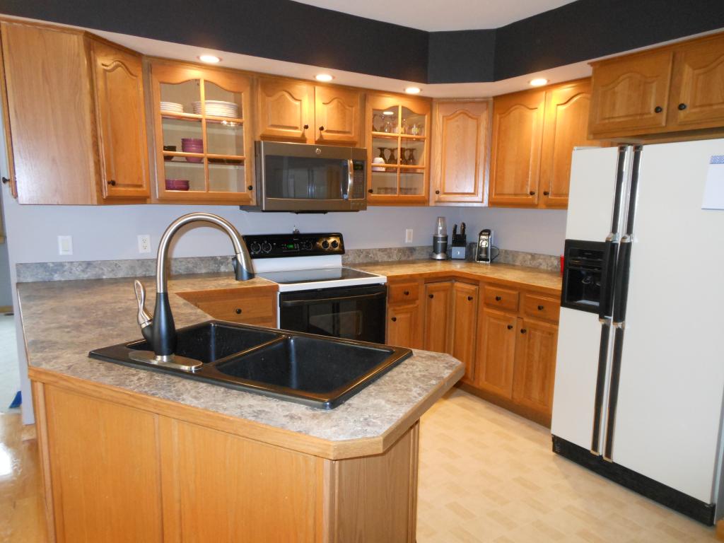 645 Pingree Hill Road Auburn, NH 03032 - Photo 4 of 31 Gallery Image 4