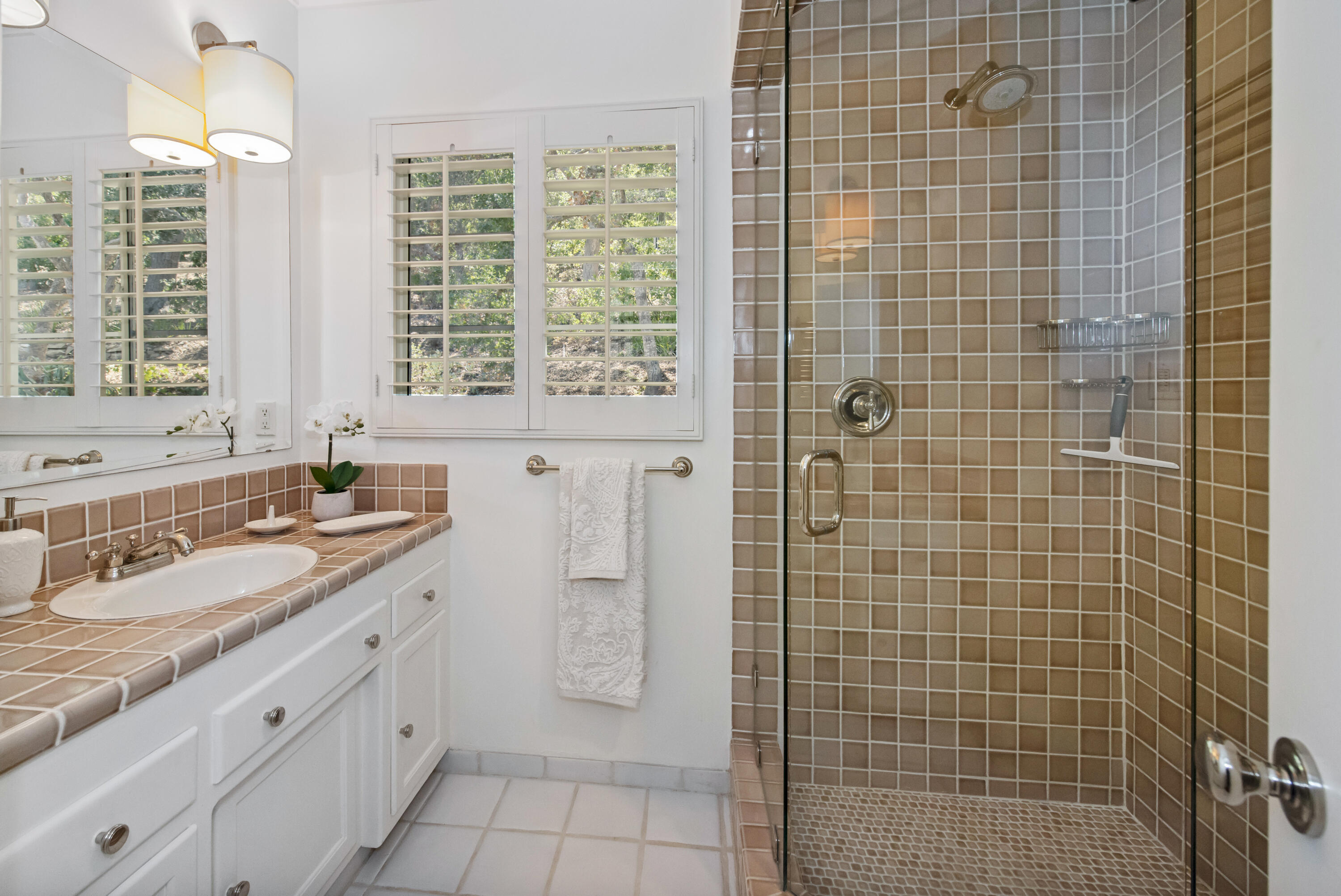 950 Arcady Road Montecito, CA 93108 - Photo 17 of 26 Bathroom #2