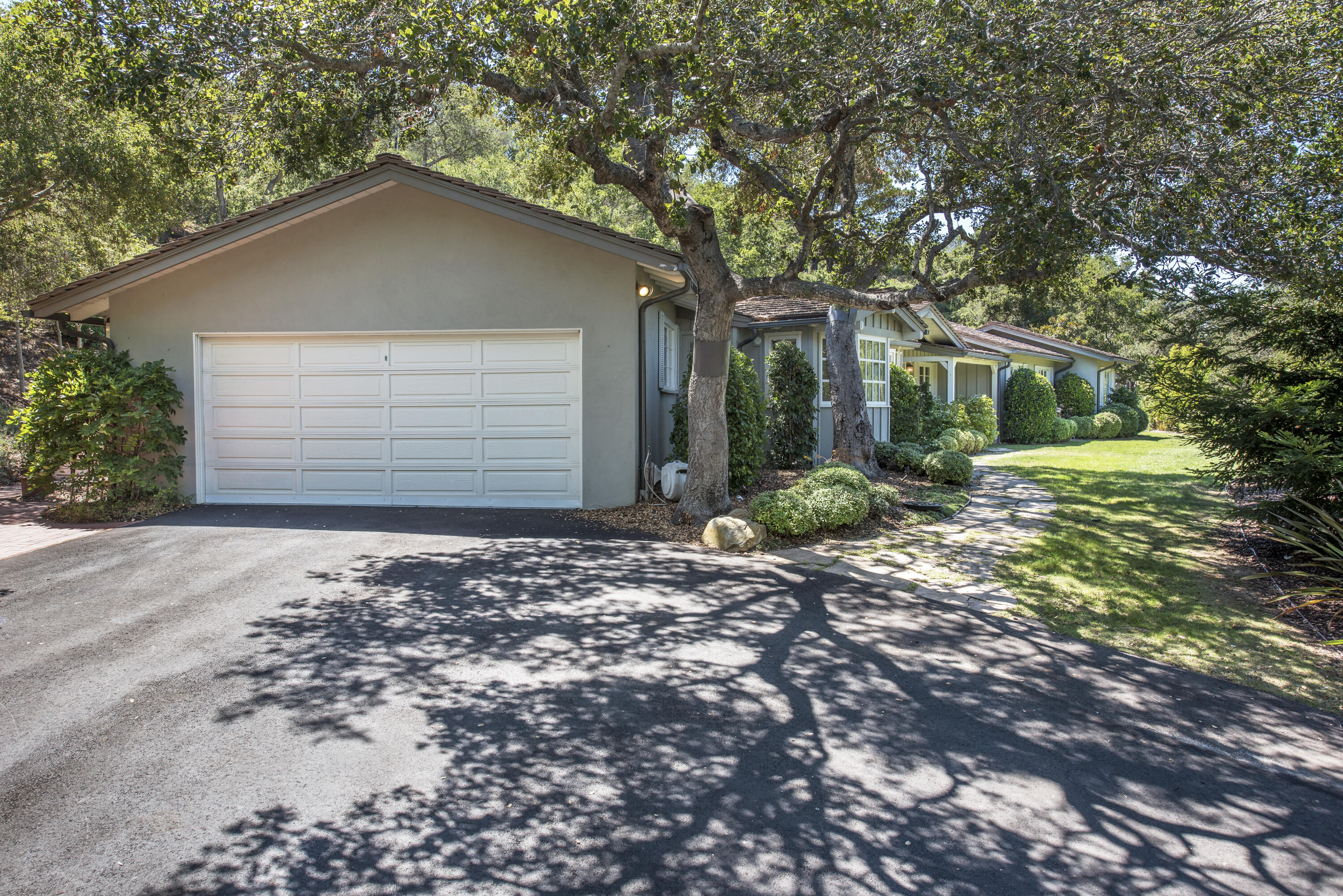 950 Arcady Road Montecito, CA 93108 - Photo 25 of 26 Garage