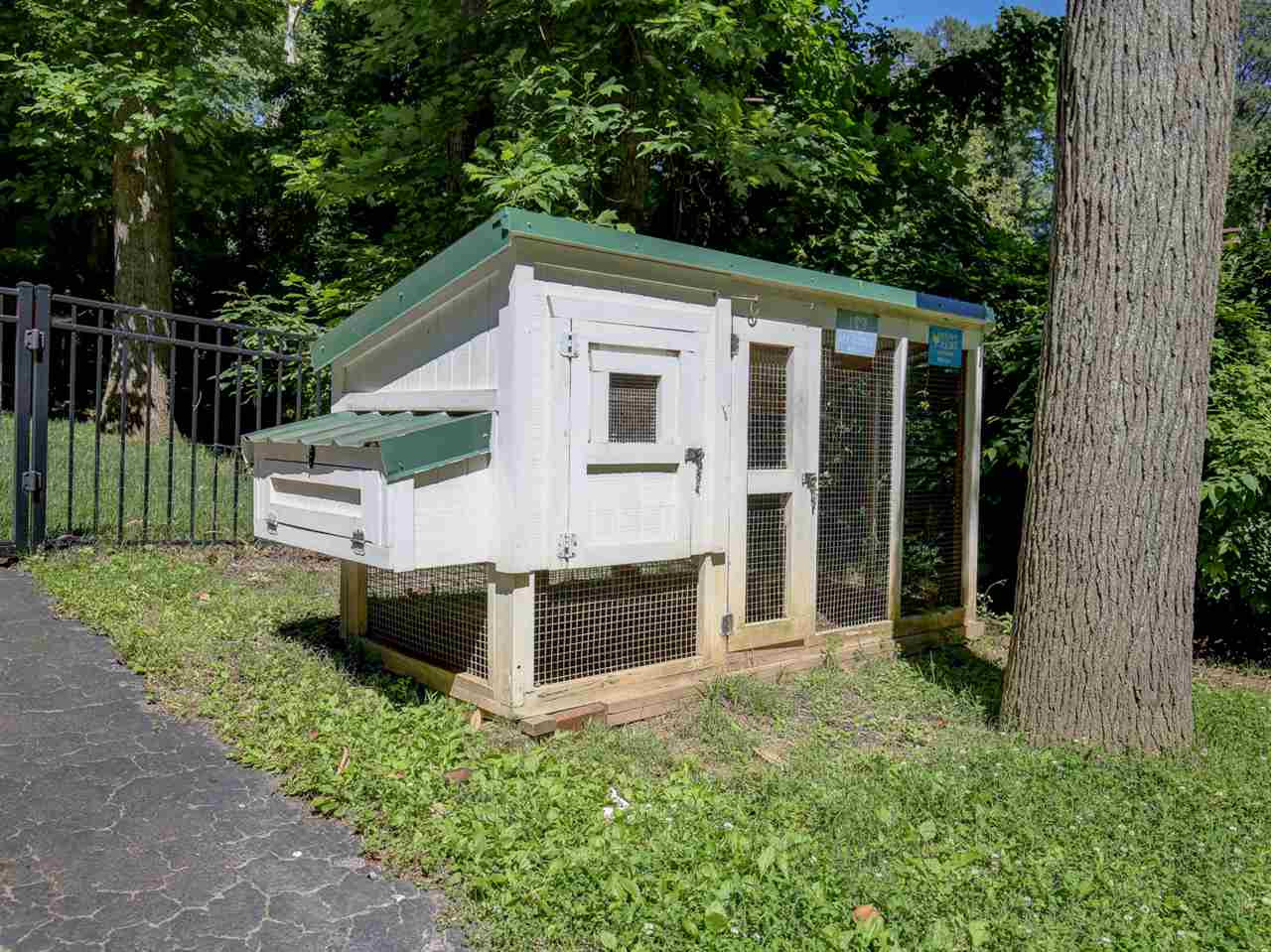 4807 Carteret Drive Raleigh, NC 27612 - Photo 29 of 30 Chicken Coop
