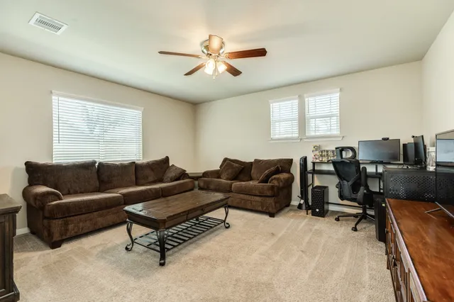 $339,900 | 453 Twin Lakes Boulevard West, West Columbia, TX 77486