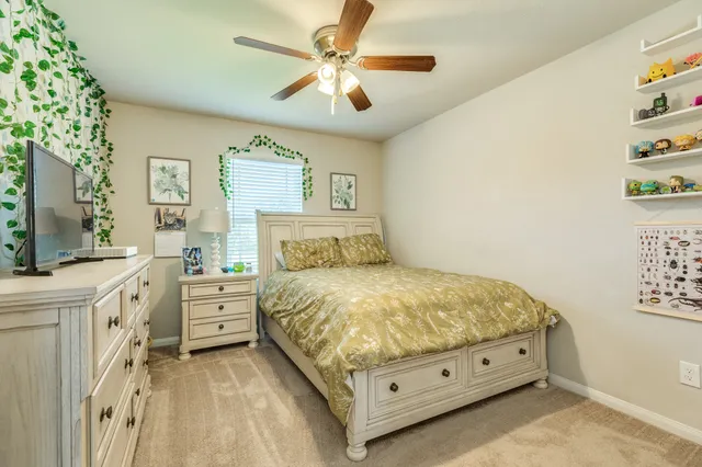 $339,900 | 453 Twin Lakes Boulevard West, West Columbia, TX 77486