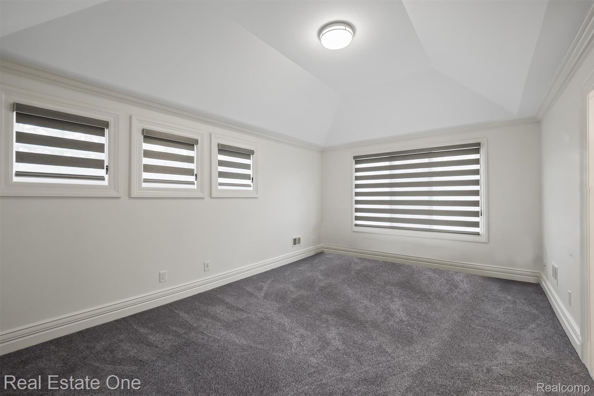 1343 Orchard Ridge Road Bloomfield Hills, MI 48304 - Photo 30 of 58 106-Orchard Ridge-50.jpg