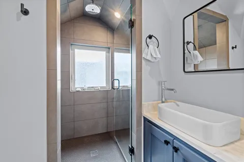 $1,150,000 | 1201 West 39th 1/2 Street, Unit B, Austin, TX 78756