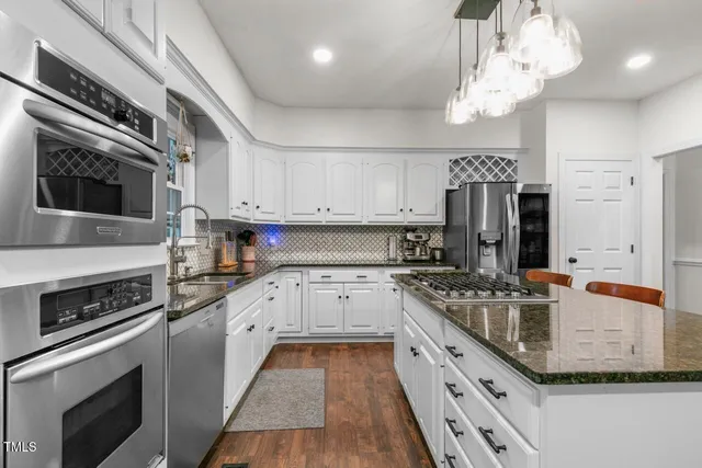 $1,499,900 | 6 St James Place, Chapel Hill, NC 27514