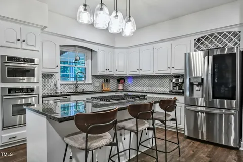 $1,499,900 | 6 St James Place, Chapel Hill, NC 27514