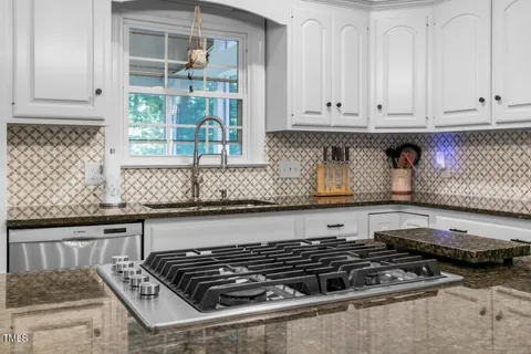 $1,499,900 | 6 St James Place, Chapel Hill, NC 27514