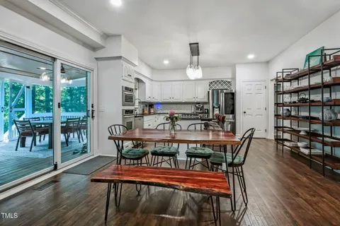 $1,499,900 | 6 St James Place, Chapel Hill, NC 27514