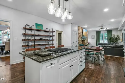 $1,499,900 | 6 St James Place, Chapel Hill, NC 27514