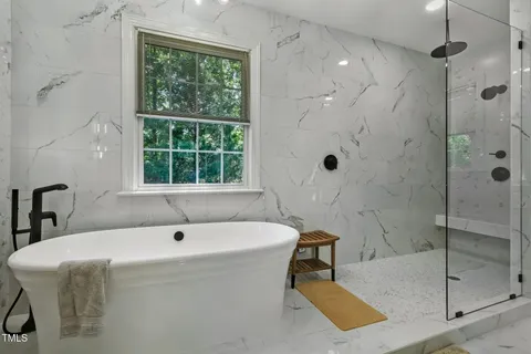 $1,499,900 | 6 St James Place, Chapel Hill, NC 27514