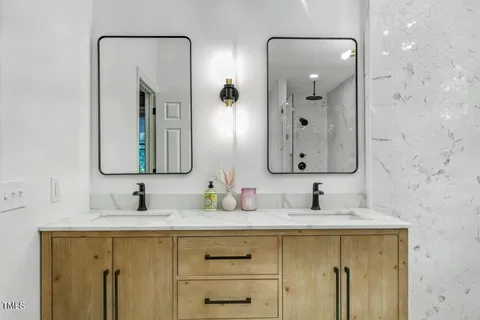 $1,499,900 | 6 St James Place, Chapel Hill, NC 27514