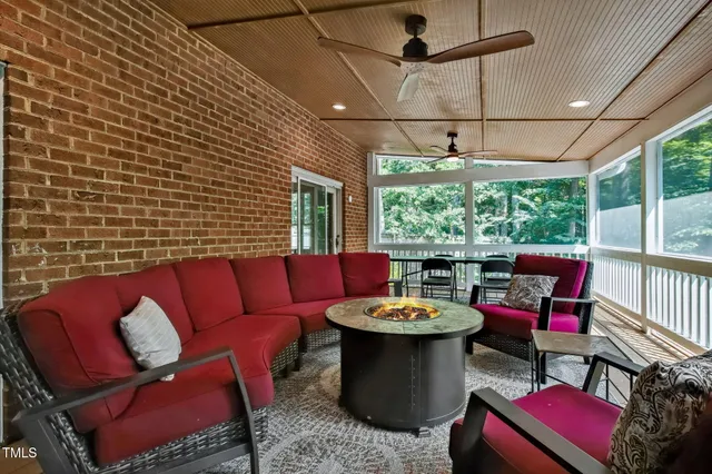 $1,499,900 | 6 St James Place, Chapel Hill, NC 27514