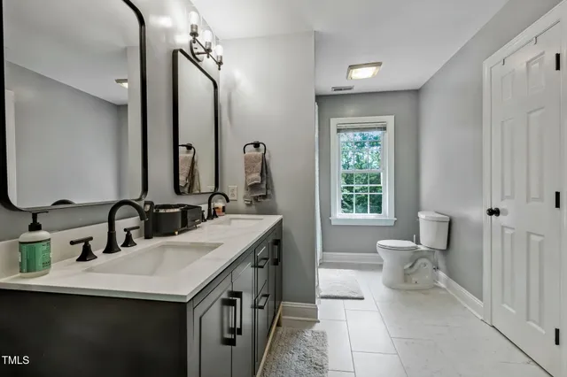 $1,499,900 | 6 St James Place, Chapel Hill, NC 27514