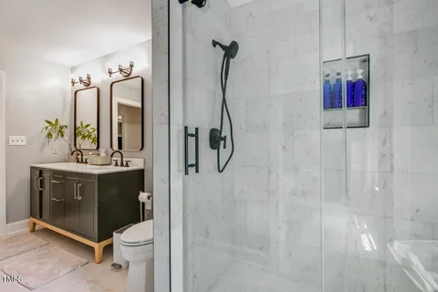 $1,499,900 | 6 St James Place, Chapel Hill, NC 27514