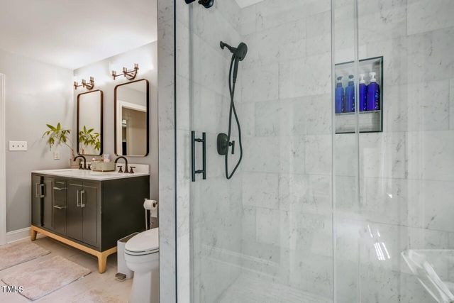 $1,499,900 | 6 St James Place, Chapel Hill, NC 27514