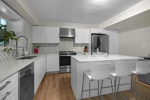 $1,499,900 | 6 St James Place, Chapel Hill, NC 27514