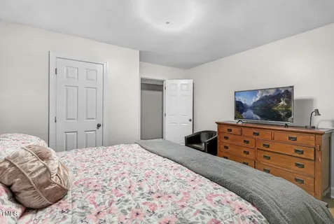 $1,499,900 | 6 St James Place, Chapel Hill, NC 27514