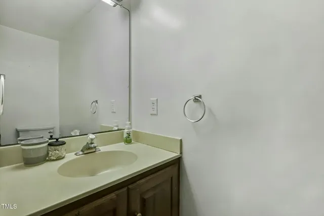 $1,499,900 | 6 St James Place, Chapel Hill, NC 27514