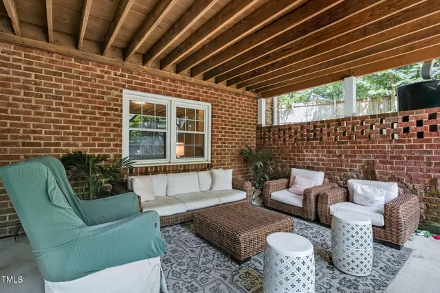 $1,499,900 | 6 St James Place, Chapel Hill, NC 27514